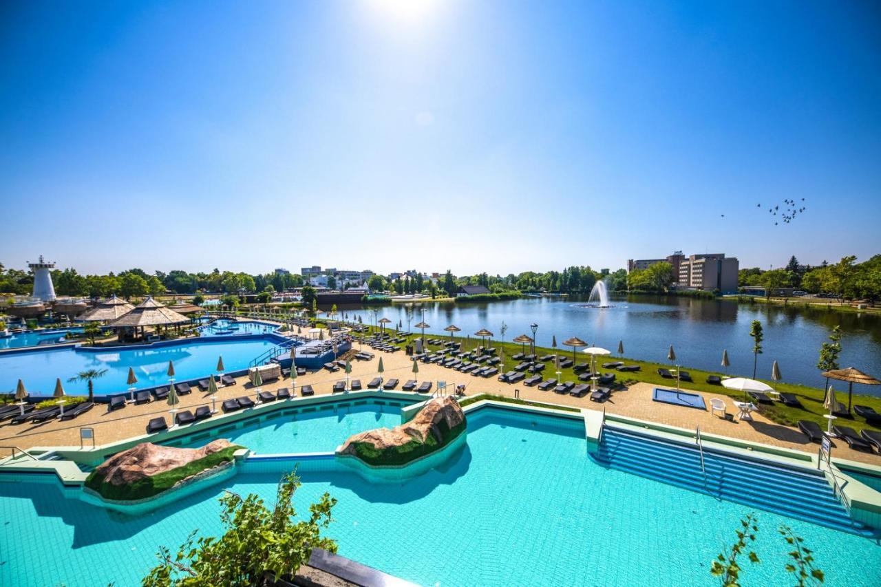 Hotel Délibáb Hajduszoboszlo Exterior foto
